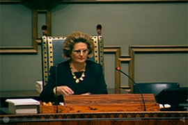 Lisää tietoa eduskunnan historiasta Ylen Elävässä Arkistossa.