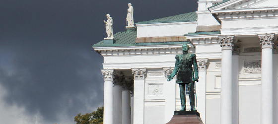 Aleksanteri II patsas Helsingin Senaatintorilla.
