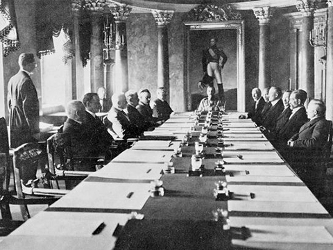 Lisää tietoa eduskuntavaaleista ja hallituksen vaihdosta.