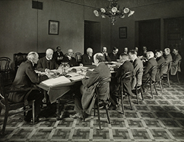 Lisää tietoa etenemisestä kohti kuninkaanvaalia.