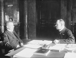 Lisää tietoa Monarkian ja tasavallan perusteluista.